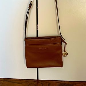 Michael Kors LIKE NEW crossbody purse!